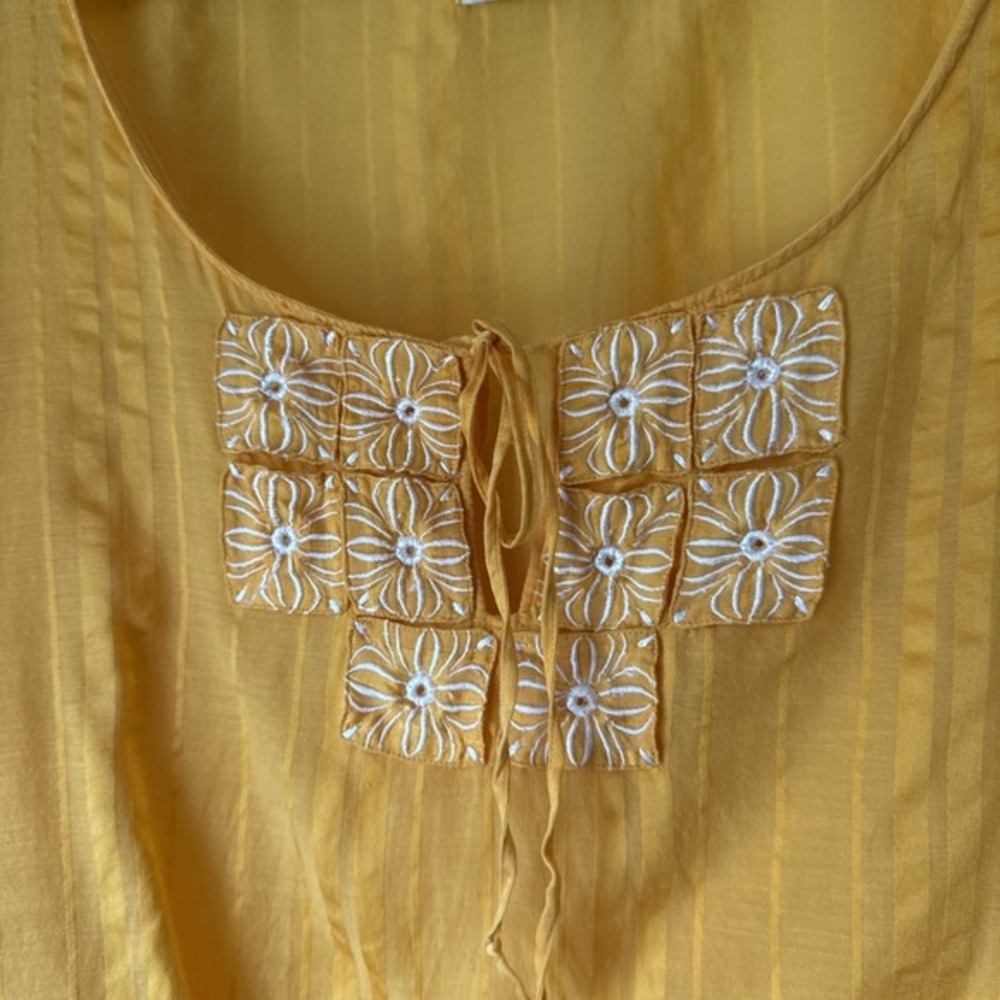 Robert Graham Top Womens Size S Silk Crinkle Embroidered‎ Floral Sheer Beachy
